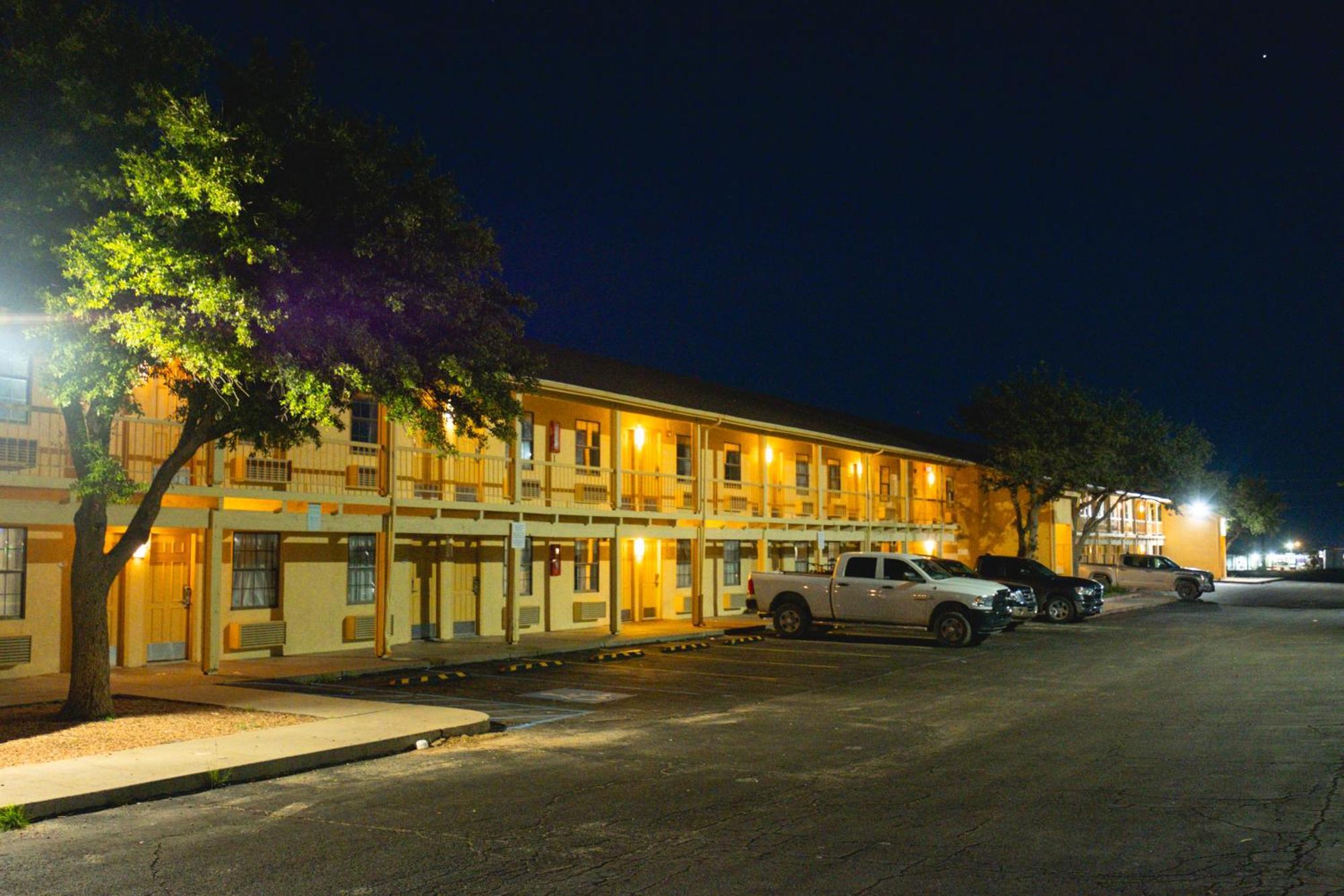 Hotel Baymont By Wyndham Fort Stockton Exterior foto